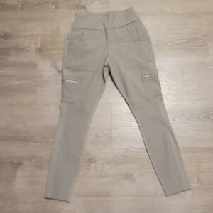 Athleta Headlands Hybrid Cargo Leggings in Tan